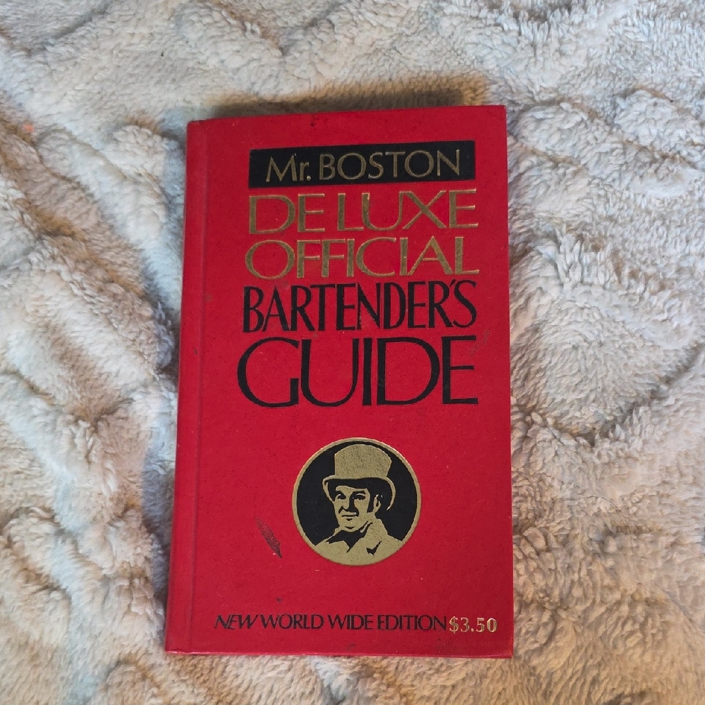 Vintage c1979Mr. Boston Deluxe Official Bartender's Guide